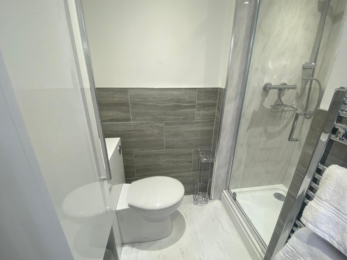 The Lily Pad Near Poole Dorset Self Contained Private Entrance And Free Parking Hotel Corfe Mullen Bagian luar foto