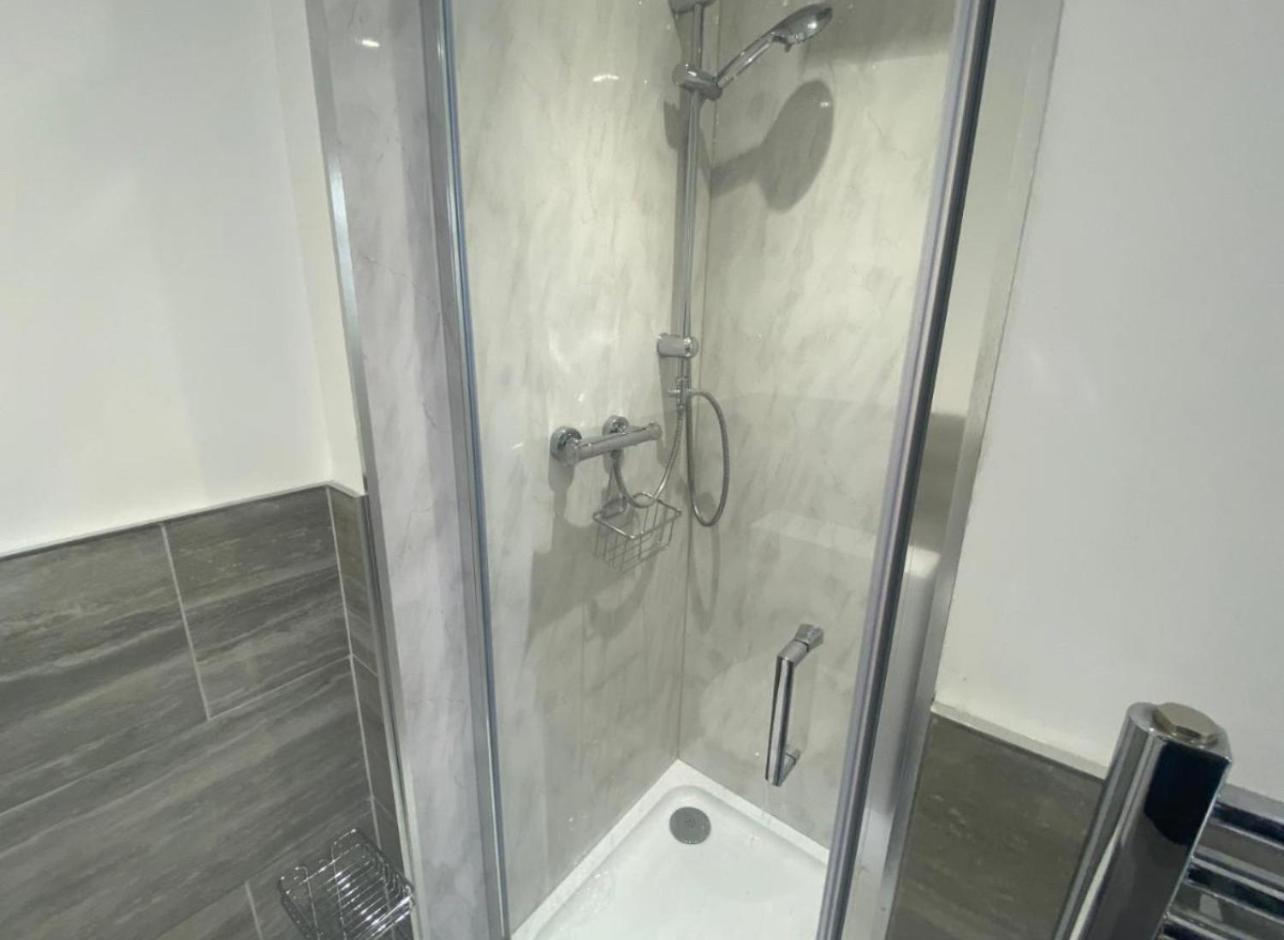 The Lily Pad Near Poole Dorset Self Contained Private Entrance And Free Parking Hotel Corfe Mullen Bagian luar foto